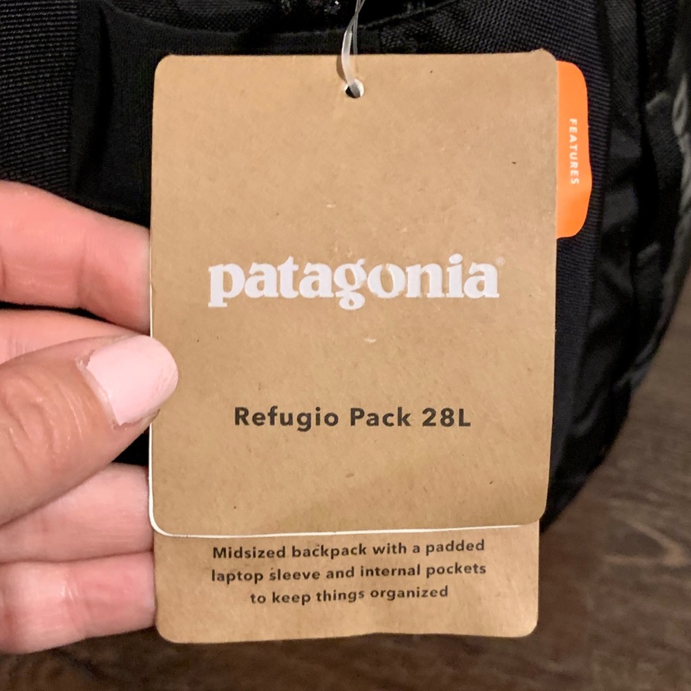 ***SOLD*** Patagonia Black Refugio Pack Backpack - Picture 4 of 14